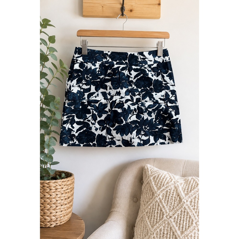 SC & Co Floral Skort Size 14 Blue White Stretch Golf Tennis Coastal Grandmother